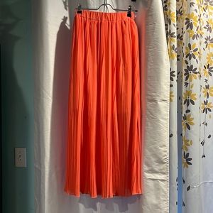 Pleated skirt